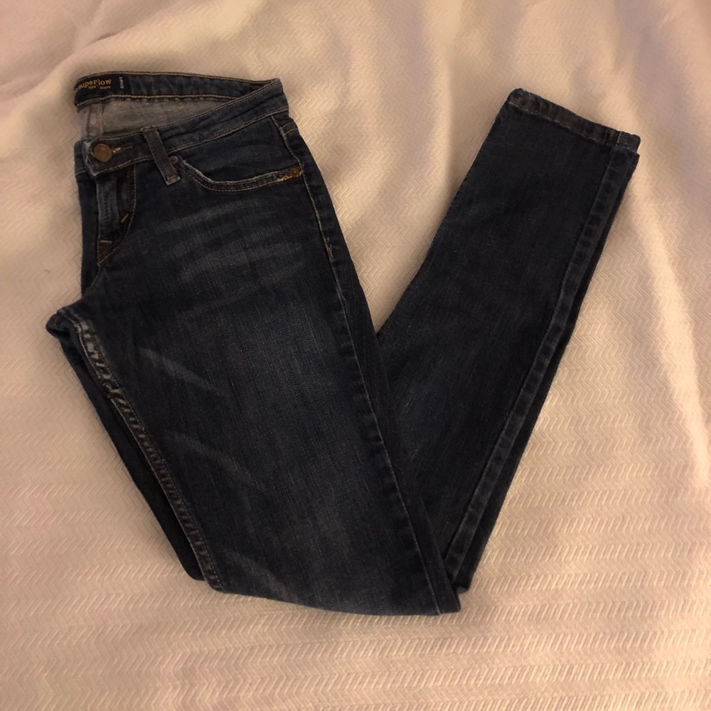 Levi’s dark wash skinny jeans